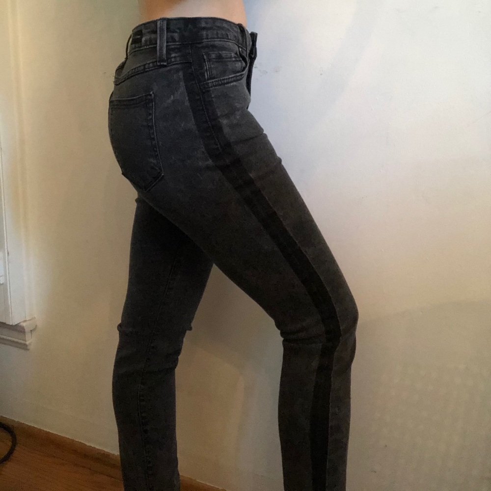 Women’s black skinny jeans